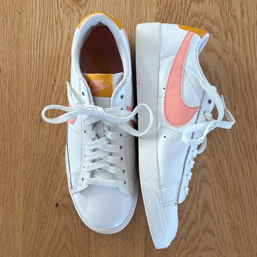 Nike Women's White and Peach Sneakers